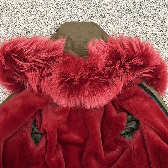 Very Good pre owned condition Yves Salomon look alike winter coat approx size M